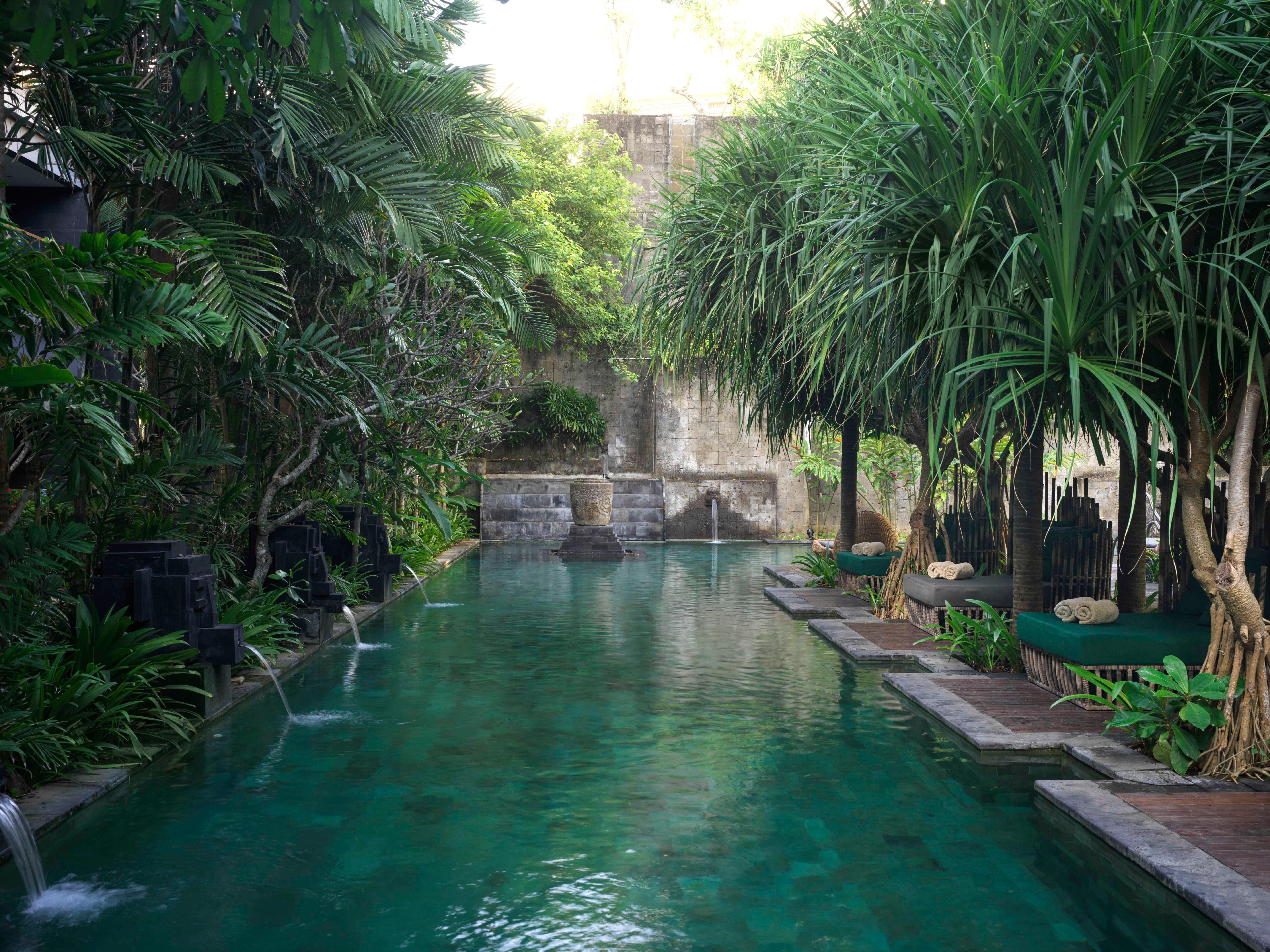 Hotel Indigo Bali Seminyak Beach By Ihg Eksteriør billede The pool at the Four Seasons Hotel, Bangkok